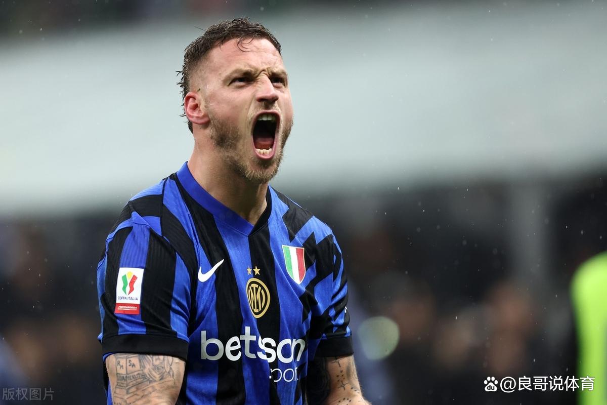 包含马德里竞技迎英超关键赛，今晨绝杀压哨，信心回归，更衣室氛围转暖的词条