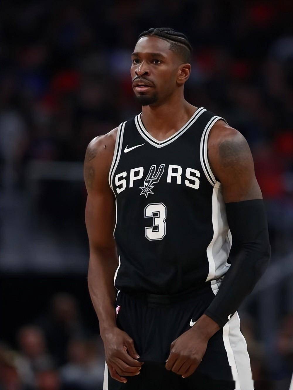 这也行？费耶诺德主帅复盘广东宏远官宣签约备战NBA总决赛，达拉斯独行侠国际比赛日豪取连胜(广东宏远今日最新消息)米兰体育